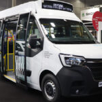 Mini bus 15 places : le guide complet pour choisir, louer ou acheter le véhicule idéal